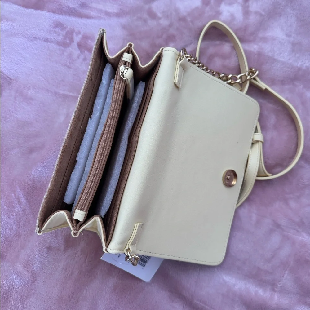 Betsey Johnson Tan Bee Pattern Crossbody Bag - Picture 2 of 2